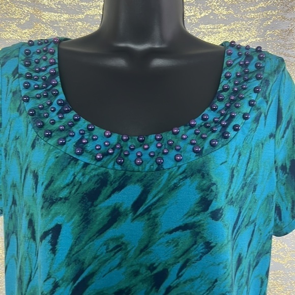 Ricki’s Greeb/Blue Printed Short Sleeve Beaded Top Size M - Picture 3 of 9